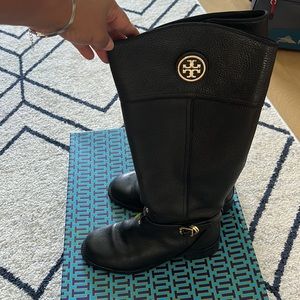 8M Tory Burch Riding boots